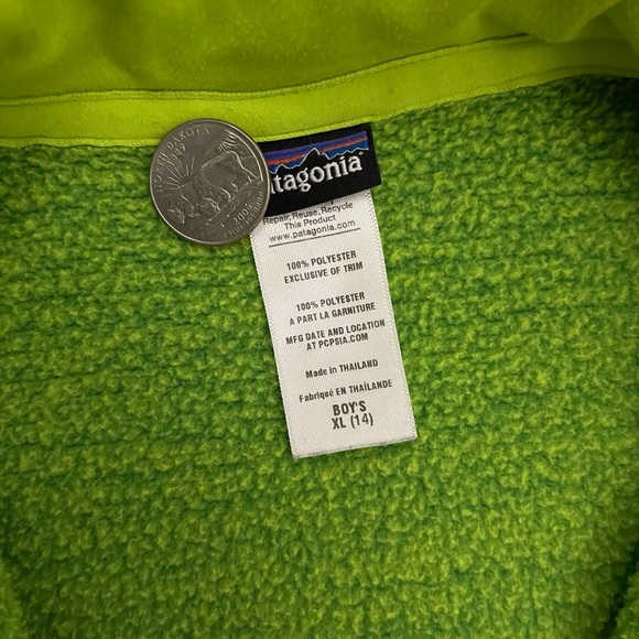 Green Patagonia Fleece - Picture 3 of 3
